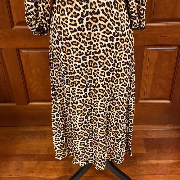 H&M Leopard Dress 🐆 - Picture 3 of 9